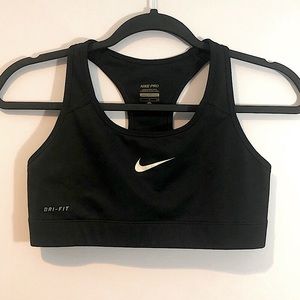 Nike pro sports bra